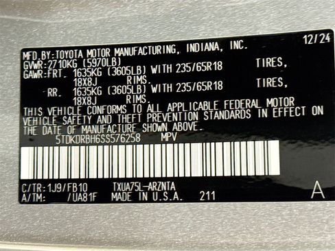 Used 2025 Toyota Highlander LE image 32