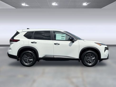 Certified 2026 Nissan Rogue S image 8