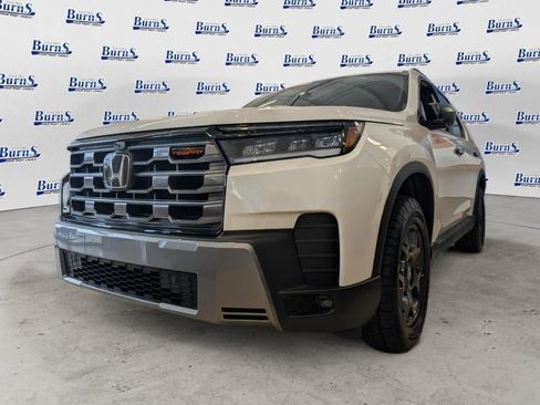 New 2026 Honda Pilot TrailSport image 4