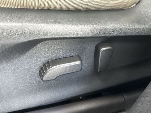 Used 2022 Subaru Ascent Premium w/ Convenience Package image 17