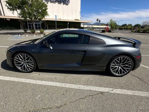 Used 2018 Audi R8 V10 plus AWD/4WD image 2