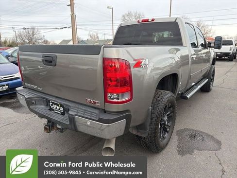 Used 2014 GMC Sierra 2500 SLT w/ SLT Convenience Package image 5