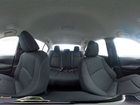 Used 2025 Toyota Corolla LE image 42