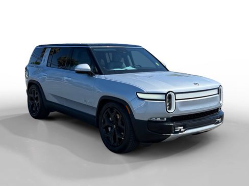 Used 2024 Rivian R1S Adventure AWD/4WD image 7