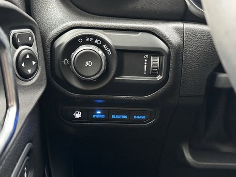 Used 2023 Jeep Wrangler Unlimited Sahara w/ Cold Weather Group image 31