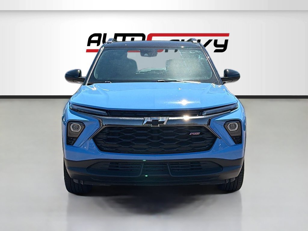 Used 2024 Chevrolet TrailBlazer RS FWD image 2