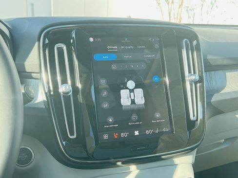 New 2026 Volvo XC40 B4 Plus w/ Protection Package Premier image 21