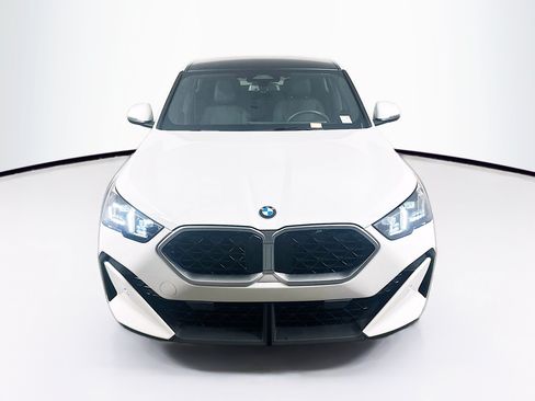 Used 2026 BMW X2 xDrive28i AWD/4WD image 2