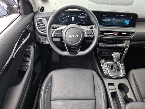 Certified 2024 Kia Seltos SX w/ SX Sunroof Package AWD/4WD image 12