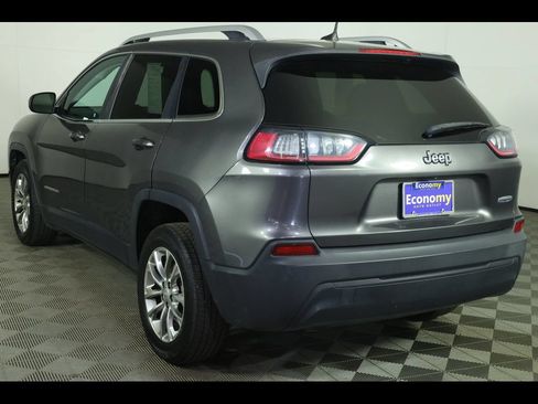 Used 2019 Jeep Cherokee Latitude Plus w/ Comfort/Convenience Group FWD image 15