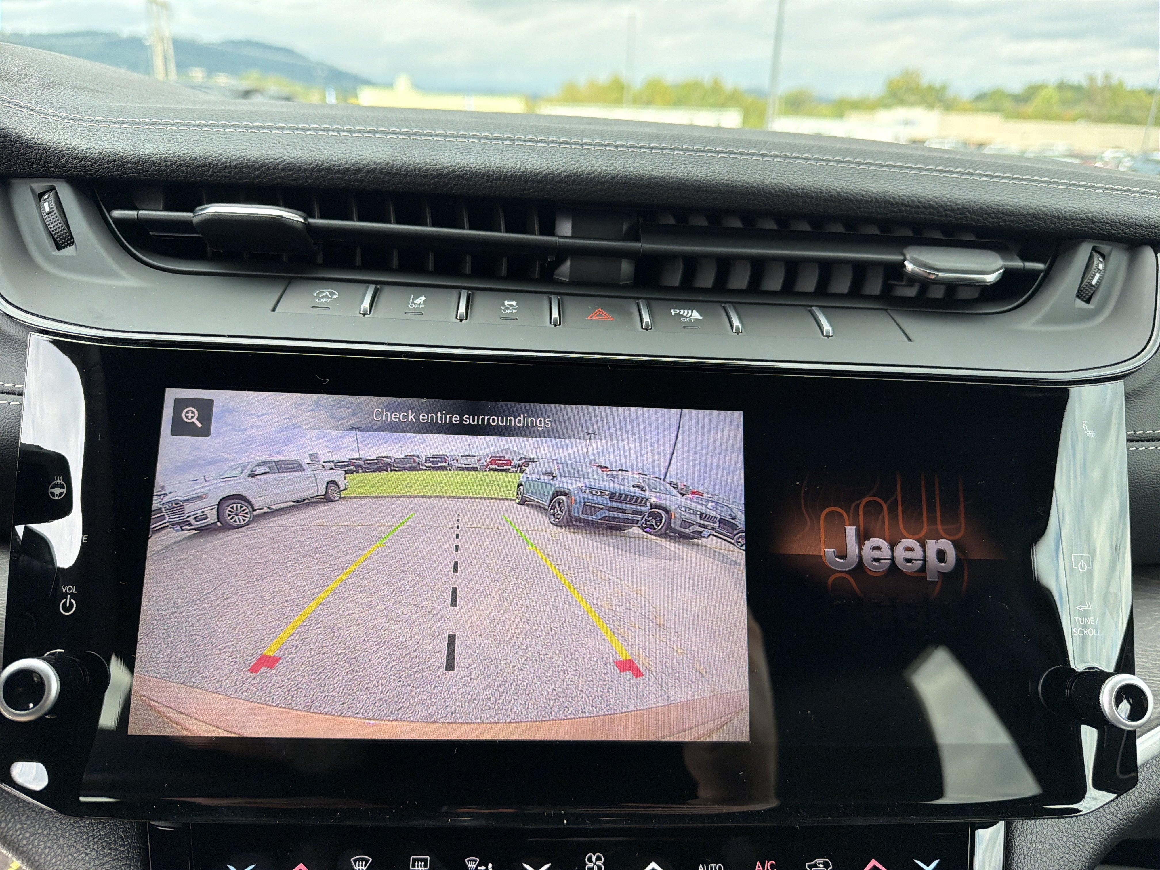 New 2027 Jeep Grand Cherokee Limited AWD/4WD image 25