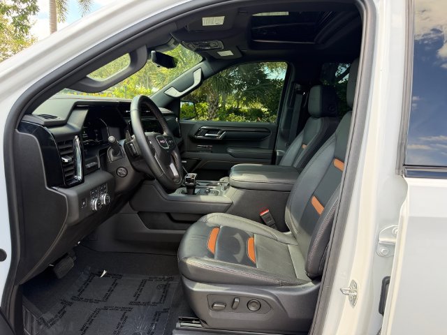 Used 2025 GMC Sierra 1500 AT4 w/ AT4 Premium Package AWD/4WD image 9
