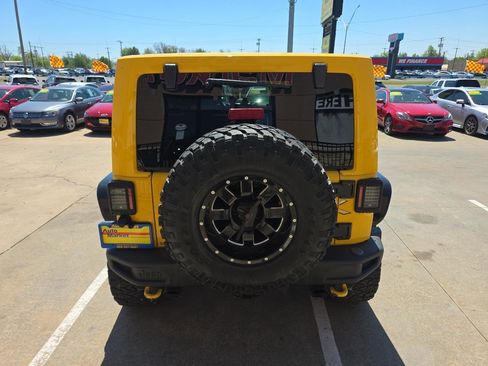 Used 2015 Jeep Wrangler Unlimited Sahara AWD/4WD image 6