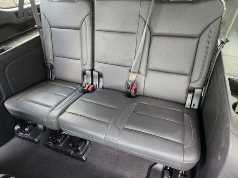 Used 2023 Chevrolet Suburban LT image 23