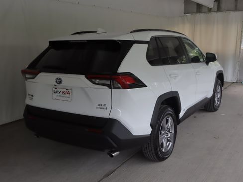Used 2024 Toyota RAV4 XLE w/ Convenience Package AWD/4WD image 6