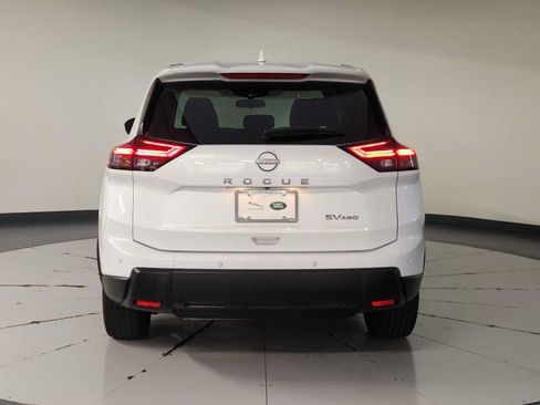 Used 2024 Nissan Rogue SV AWD/4WD image 10