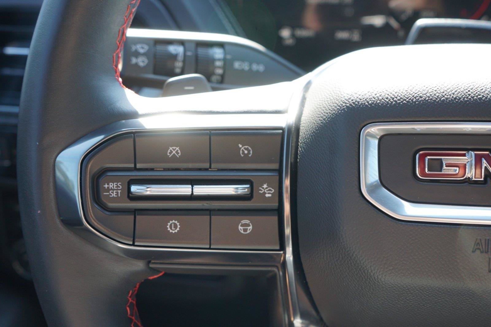 Used 2025 GMC Yukon AT4 Ultimate AWD/4WD image 17