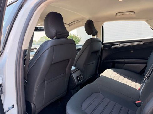 Used 2019 Ford Fusion SE FWD image 15
