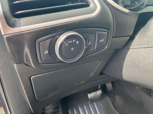 Used 2018 Ford Edge SEL w/ Equipment Group 201A AWD/4WD image 17