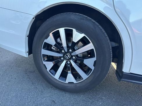 Used 2025 Honda Odyssey EX-L image 9