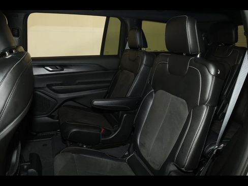 Used 2023 Jeep Grand Cherokee L Laredo AWD/4WD image 29