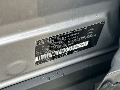 Used 2023 Toyota RAV4 Limited AWD/4WD image 29