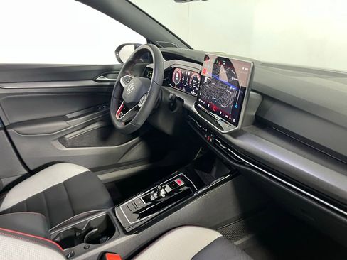 Used 2025 Volkswagen GTI Autobahn image 31