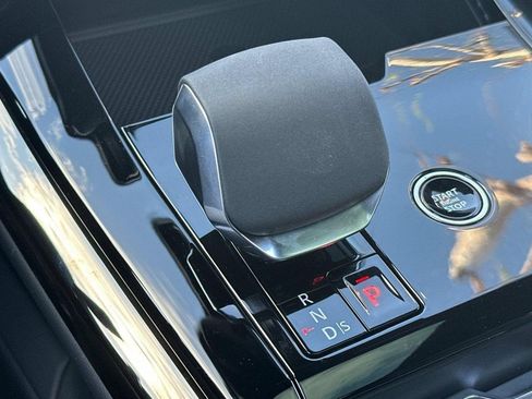 New 2025 Land Rover Range Rover Sport Dynamic SE AWD/4WD image 18