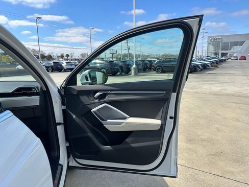 Used 2023 Audi Q3 2.0T Premium Plus w/ Premium Plus Package image 31