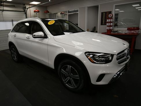 Used 2020 Mercedes-Benz GLC 300 4MATIC image 2