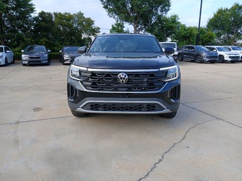 New 2026 Volkswagen Atlas Cross Sport SE FWD image 2