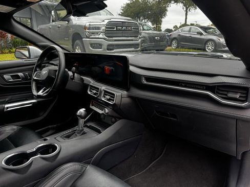 Used 2024 Ford Mustang Premium image 8