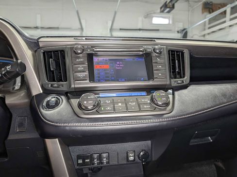 Used 2013 Toyota RAV4 Limited AWD/4WD image 32
