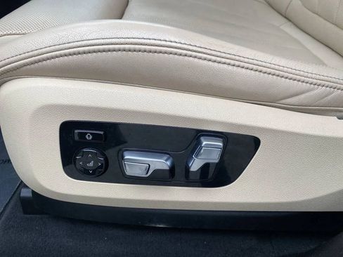 Used 2022 BMW X7 xDrive40i w/ Luxury Seating Package image 18