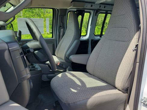 New 2026 GMC Savana 2500 w/ Driver Convenience Package RWD image 4