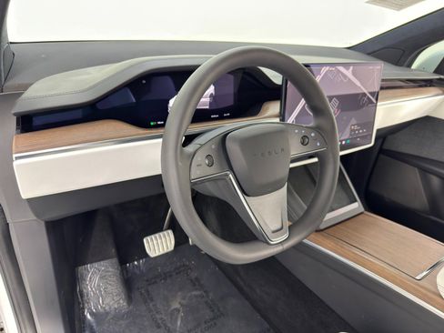 Used 2022 Tesla Model X image 13