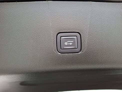 Certified 2023 Chevrolet Traverse RS w/ LPO, Floor Liner Package image 33