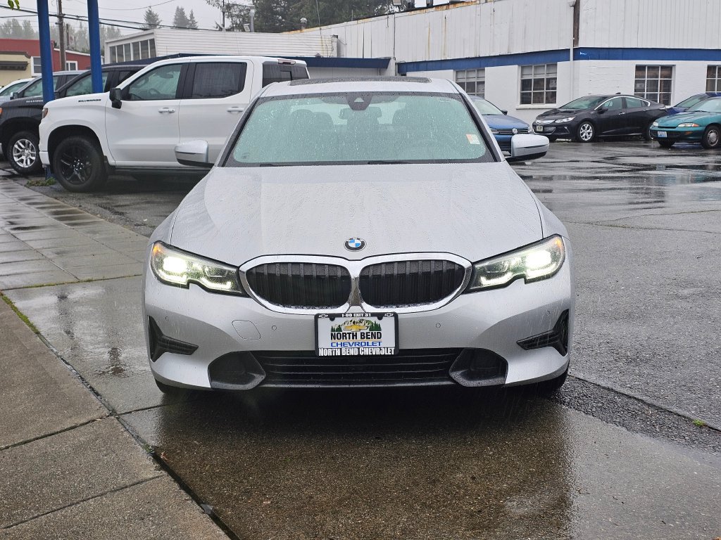 Used 2019 BMW 330i xDrive Sedan w/ Convenience Package AWD/4WD image 2