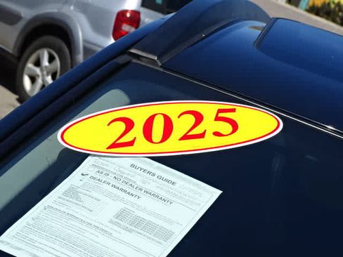 Certified 2025 Toyota Corolla Cross XLE w/ Convenience Package FWD image 6