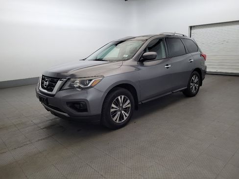 Used 2017 Nissan Pathfinder SV AWD/4WD image 2