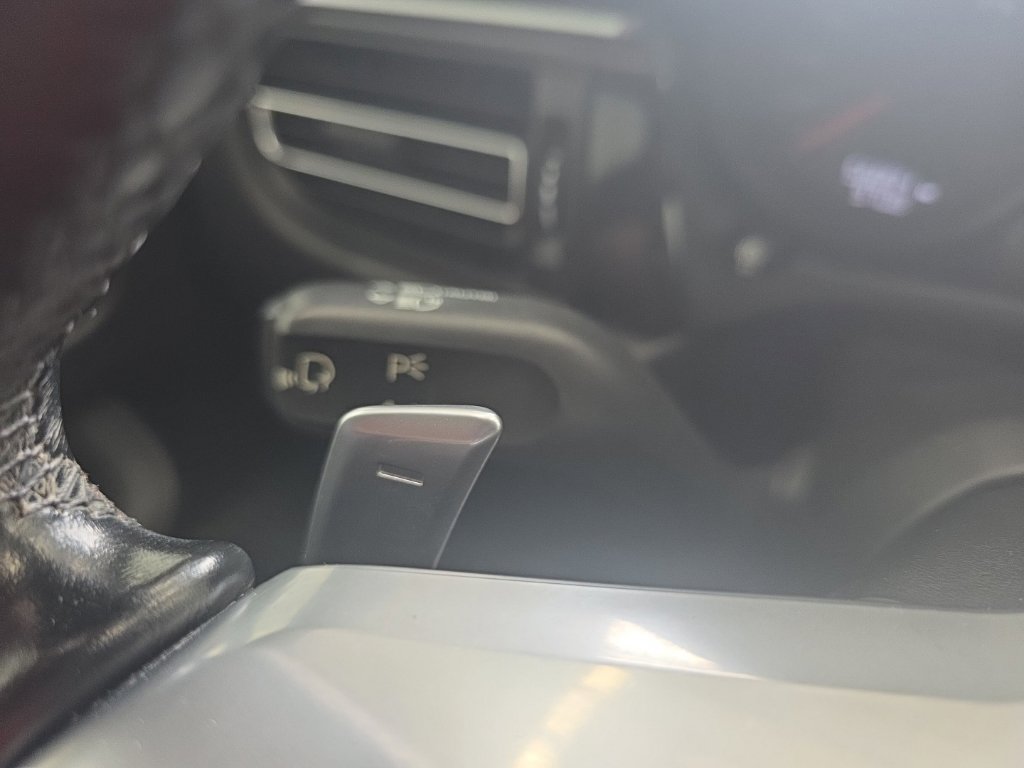 Used 2021 Porsche Macan AWD/4WD image 48