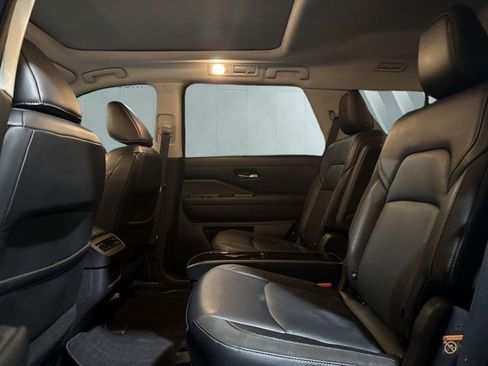 Used 2022 Nissan Pathfinder SL w/ SL Premium Package image 25