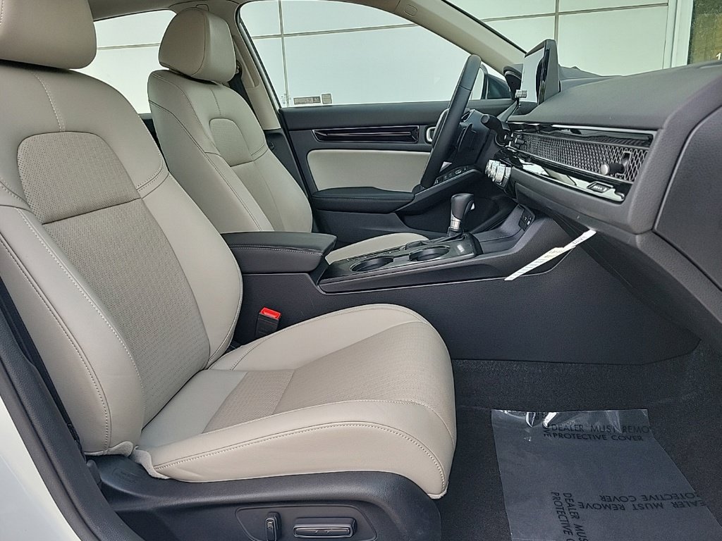 Used 2024 Honda Civic Touring image 16