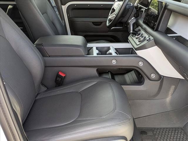 Certified 2025 Land Rover Defender 110 X-Dynamic SE AWD/4WD image 22