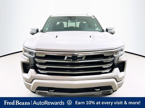 Used 2023 Chevrolet Silverado 1500 High Country w/ High Country Premium Package AWD/4WD image 2