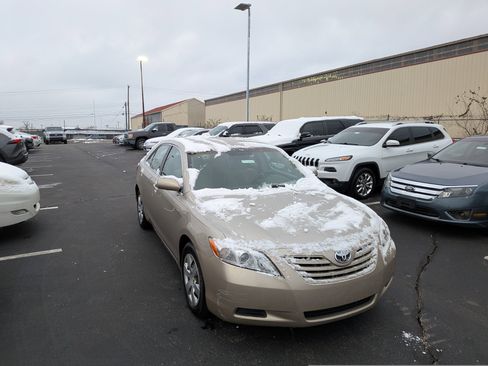Used 2007 Toyota Camry LE image 3