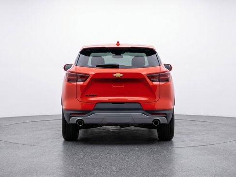 Used 2025 Chevrolet Blazer LT FWD image 7