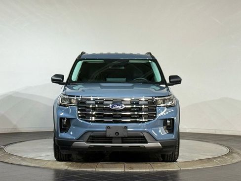 Used 2025 Ford Explorer Active w/ Active Comfort Package image 3