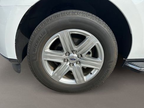 Used 2020 Ford Expedition Max XLT w/ Equipment Group 202A AWD/4WD image 8