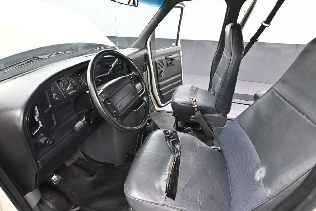 Used 1995 Ford E-150 and Econoline 150 Club Wagon RWD image 14